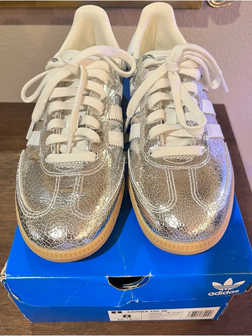 Adidas Samba Women’s Silver Crackle Metallic Sneakers with White Stripes size 8 - Picture 3 of 7